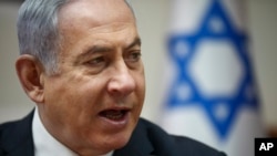 PM Israel Benjamin Netanyahu dalam rapat mingguan kabinetnya di Yerusalem, 8 Maret 2020. (Foto: dok).