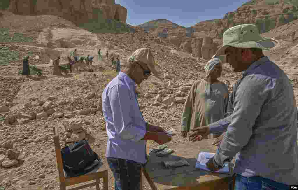 The project provided jobs for more than 120 villagers with Egyptian, Italian, and American fund support in Luxor, Egypt. (H. Elrasam/VOA)