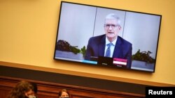 Apple CEO Tim Cook testifies before the House Judiciary Subcommittee on Antitrust, Commercial and Administrative Law on "Online Platforms and Market Power", in the Rayburn House office Building on Capitol Hill, in Washington, U.S., July 29, 2020. (Mandel Ngan/Pool via REUTERS)