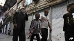 معترضان ضد حکومت ایران از دوکانداران سراسر آن کشور خواسته اند برای سه روز کار و بار شان را مسدود کنند تا حکومت اصلاحات را به وجود بیاورد