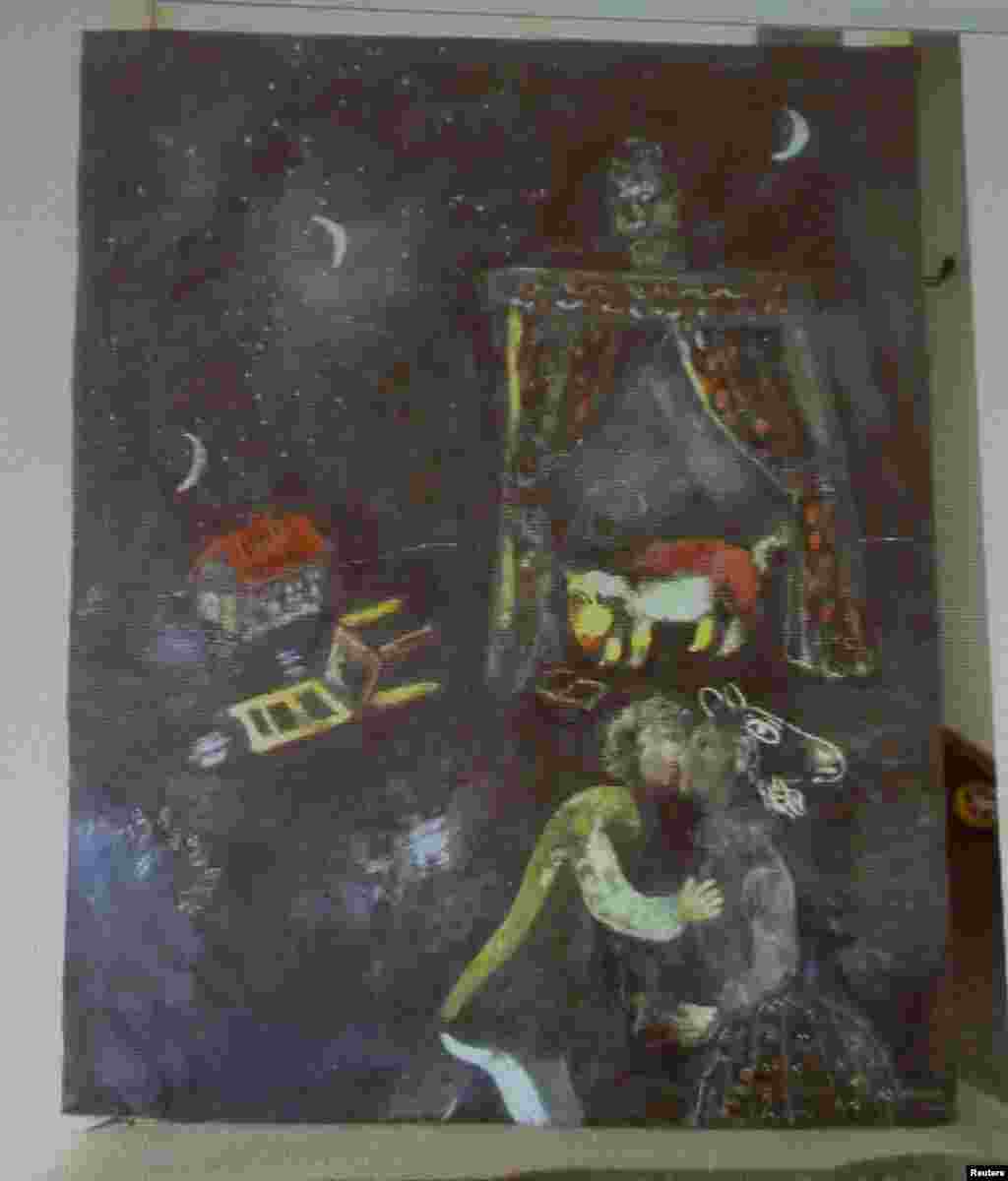 A formerly unknown painting of French artist Marc Chagall was one of the paintings found in a Munich apartment in 2011.