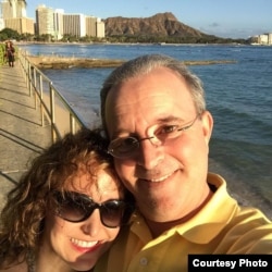 Lisa Schor and Dave Halpert in Hawaii.