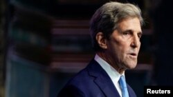 រូបឯកសារ៖ លោក John Kerry បេសកជន​ពិសេស​សហរដ្ឋ​អាមេរិក​ទទួល​បន្ទុក​កិច្ចការ​ប្រែប្រួល​អាកាសធាតុសម្រាប់រដ្ឋបាលលោក Joe Biden ថ្លែងនៅក្នុងទីក្រុង Wilmington រដ្ឋ Delaware កាលពីថ្ងៃទី២៤ ខែវិច្ឆិកា ឆ្នាំ២០២០។
