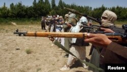 مبصرین کا کہنا ہے کہ افغان طالبان کی حکومت نے قطر کی طرح ٹی ٹی پی کے لیے کابل میں ایک دفتر کھولنے پر بھی کام شروع کیا تھا۔ پاکستانی طالبان دراصل حکومت کے ساتھ قیدیوں کے رہائی کے بارے میں کیے گئے وعدوں کو پورا نہ کرنے پر ناراض ہوئے ہیں۔ (فائل فوٹو)