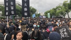 បទសម្ភាសន៍ VOA៖ ជោគជ័យ​របស់​ក្រុម​បាតុករ​ប្រជាធិបតេយ្យ​អាច​ជា​មេរៀន​សម្រាប់​កម្ពុជា