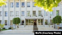  طالبان در حالی امور قنسولی افغانستان را در ۱۳ کشور فاقد اعتبار خوانده که هنوز هیچ کشوری حکومت این گروه را به رسمیت نمی‌شناسد.