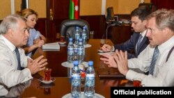 Robert Sekuta və Natiq Əliyev