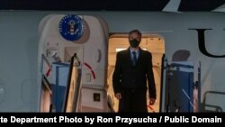 토니 블링컨 미국 국무장관이 15일 일본 도쿄 요코타 공군기지에 도착했다.