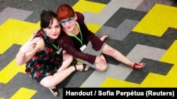 María Cristina Arboleda Puente (L) and Isabel Cristina González Ramírez (R) from Ecuador’s Sentimos Diverso attend Chicas Poderosa’s New Ventures Lab, hosted by Google in Sao Paulo, Feb. 1, 2018.