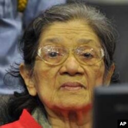 Expert: Khmer Rouge Defendant May Have Alzheimer's