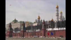 乌克兰危机和西方制裁影响俄经济.