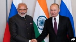 나렌드라 모디 인도 총리와 블라디미르 푸틴 러시아 대통령이 지난 2019년 11월 브라질에서 회담했다.