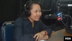  វុធ ស្រីលក្ខ ជា​និស្សិត​វេជ្ជសាស្ត្រ​យោធា​នៃ​បណ្ឌិត​សភា​យោធា គីរ៉ូវ៉ា នា​ទីក្រុង St. Petersburg សហព័ន្ធ​រុស្ស៊ី។