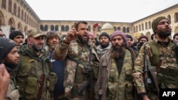 นักรบกลุ่มแข็งข้อต่อต้าน ประกาศโค่นอำนาจรัฐบาลของประธานาธิบดีบะชาร์ อัล-อัสซาด ในกรุงดามัสกัส ซีเรีย เมื่อวันที่ 8 ธ.ค. 2024