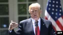 도널드 트럼프 미국 대통령이 30일 백악관에서 열린 무하마두 부하리 나이지라 대통령과의 공동기자회견에서 미북 정상회담의 판문점 개최 가능성을 언급했다.