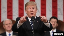 Presiden AS Donald Trump menyampaikan pidato pertama di depan Kongres AS di Washington DC, Selasa (28/2).