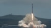ARCHIVES - Décollage d'une fusée Falcon 9 de SpaceX à la base aérienne de Vandenberg, en Californie, aux États-Unis, le 22 mai 2018.