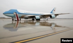 미국 대통령의 전용기인 에어포스원(Air Force One)이 메릴랜드주 앤드루스 공군기지에 착륙해 있다.