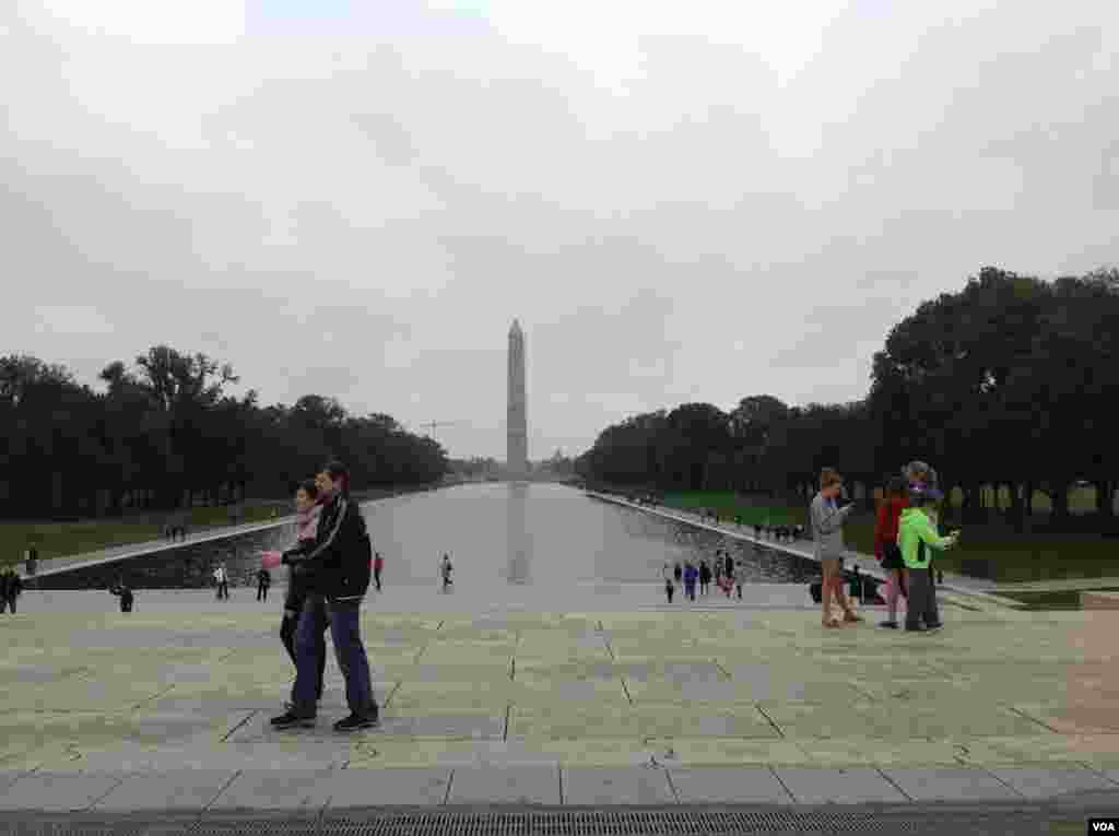 从林肯纪念堂遥望华盛顿纪念碑