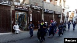 خواتین کا ایک گروپ عورتوں کے عالمی دن کے موقع پر جدہ کی سڑکوں پر جاگنگ کر کے حکومت کی طرف سے دی جانے والی آزادیوں پر خوشی کا اظہار کر رہا ہے۔ 8 مارچ 2018