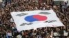 Sebyag kampanye pemilihan presiden di Goyang, Korea Selatan, Kamis, 4 Mei 2017 sebagai ilustrasi. Para kandidat presiden Korea Selatan, Selasa (15/2), memulai kampanye resmi mereka.  (Foto: AP/Ahn Young-joon)