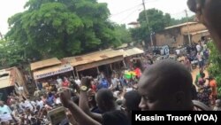 Manifestations à Bamako, Mali, le 17 août 2016. Kassim Traoré/VOA