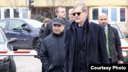 Sakib Mahmuljin sa advokatom. (Foto: BIRN BiH)