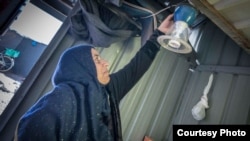 Syrian refugees are now benefiting from the opening of a new solar power plant at Jordan’s Azraq refugee camp. (UNHCR/Benoit Almeras Martino)