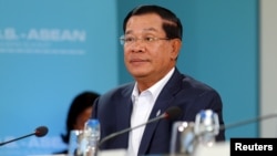 Hun Sen, Prime Minister of Cambodia listens to U.S. President Barack Obama speak during a 10-nation Association of Southeast Asian Nations (ASEAN) summit in Rancho Mirage, California February 15, 2016. Obama will press leaders from Southeast Asia to boost trade and back a common stance on the South China Sea. (REUTERS/Mike Blake)