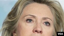 Menteri Luar Negeri Amerika Serikat Hillary Clinton berbicara pada sebuah jumpa pers di Washington, Jumat (18/3).