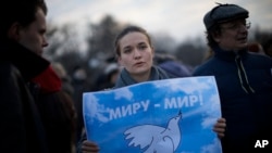 Moskvada urushga qarshi namoyish. 7-mart, 2014-yil.