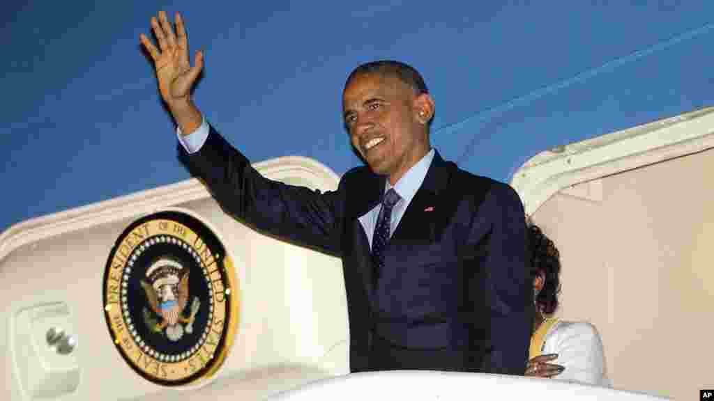 Shugaba Barack Obama ya ziyarci Jamaica.