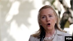 Hillary Clinton, bulan depan akan menjadi Menlu AS pertama yang berkunjung ke Burma dalam lebih dari 50 tahun.