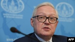 세르게이 랴브코프 러시아 외무차관이 모스크바에서 회견하고 있다. (자료사진) 