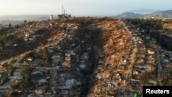 Прогласен е период на национална жалост бидејќи стотици се исчезнати, а цели населби се уништени од пожарите.