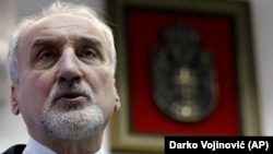 Tužilac za ratne zločine Srbije Vladimir Vukčević tokom konferencije za novinare u Beogradu, 16. decembra 2010. godine (Foto: AP/Darko Vojinović) 