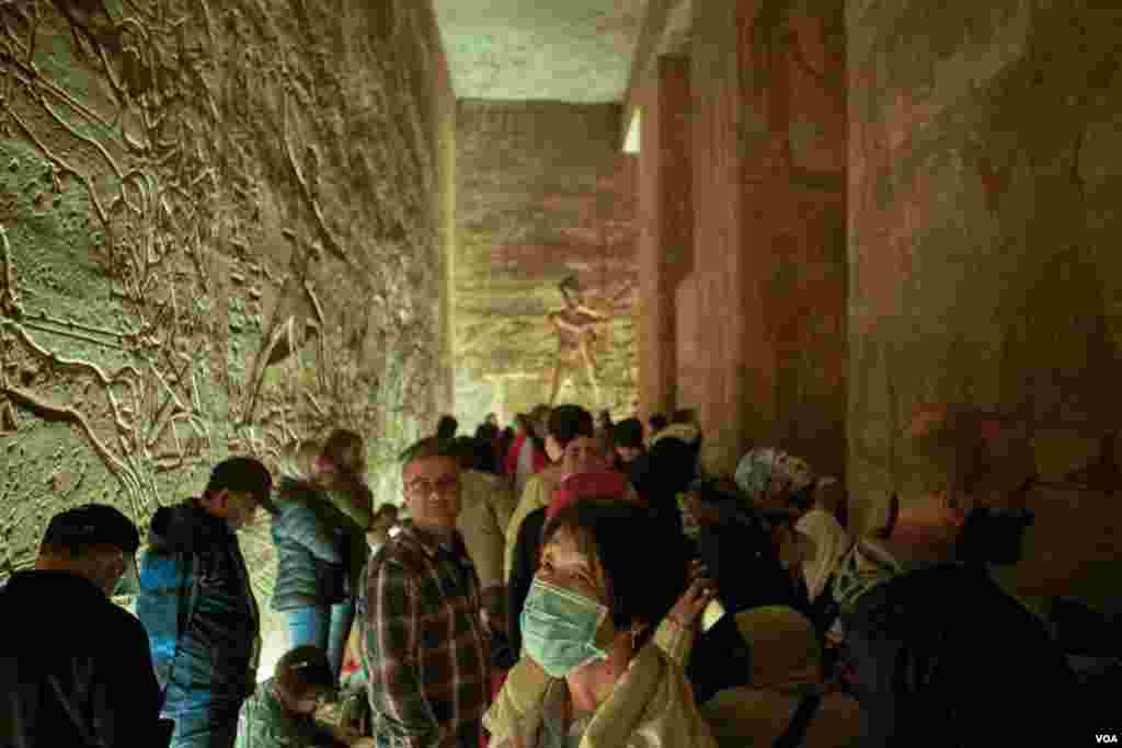 Turnout this year was smaller than usual since many Asians are not able to travel due to the coronavirus outbreak. One case of coronavirus was suspected in Egypt, but tests later showed that person was negative. (Hamada Elrasam/VOA) 