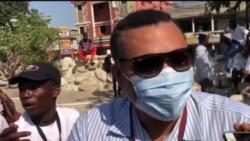 Magik 9 radio reporter Robenson Alphonse says law enforcement must act professionally and follow the law. (Photo: Matiado Vilme/VOA)