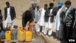 Menurut WaterAid, sekitar 900 juta orang di seluruh dunia masih belum mendapatkan akses ke air bersih, umumnya di negara berkembang.