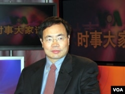 2007年3月1日，总部设在美国的博讯新闻网的总编韦石参加美国之音电视节目