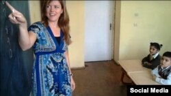 ლორა სმიტი მარნეულის სკოლაში