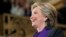 Cựu Ngoại trưởng Hillary Clinton đọc diễn văn cảm ơn các nhân viên trong chiến dịch tranh cử của bà, New York, 9/11/2016.