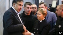 სასამართლო დარბაზში: სააკაშვილი და ტიმოშენკო