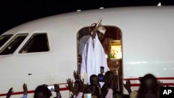 Yahya Jammeh abandona Banjul