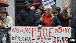 Des pro-euthanasie manifestent à Madrid, en Espagne, le 23 octobre 2016.
