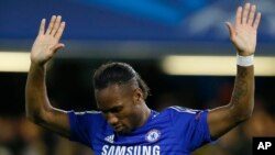 Didier Drogba fête un but lors d'un match au stade de Stamford Bridge à Londres, le 21 octobre 2014.