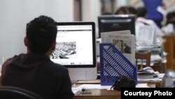 ទិដ្ឋភាព​ក្នុង​ការិយាល័យ​កាសែត​ឌឹខេមបូឌាដែលី។ (រូបថត​ដោយ ស៊ីវ ចាន់ណា/The Cambodia Daily)