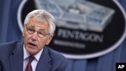 美国国防部长哈格尔在五角大楼记者会上
