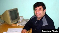 Arxiv fotosu: Martın 2-də Elmar Hüseynovun qətlə yetirilməsindən 20 il ötdü