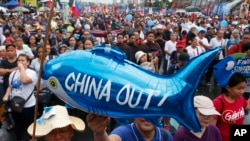 资料照：菲律宾民众在马尼拉抗议中国在南中国海的行径。 （2019年7月22日）
